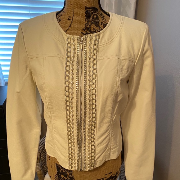 Beautiful short jacket with bling. - Picture 4 of 5